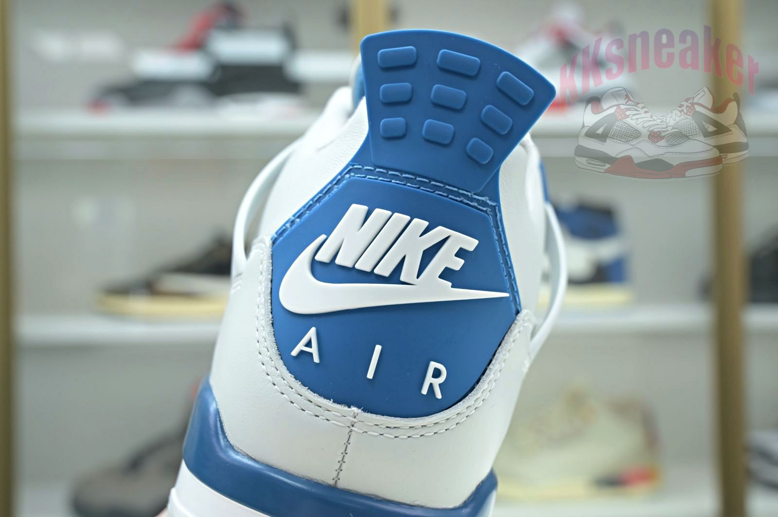Air Jordan 4