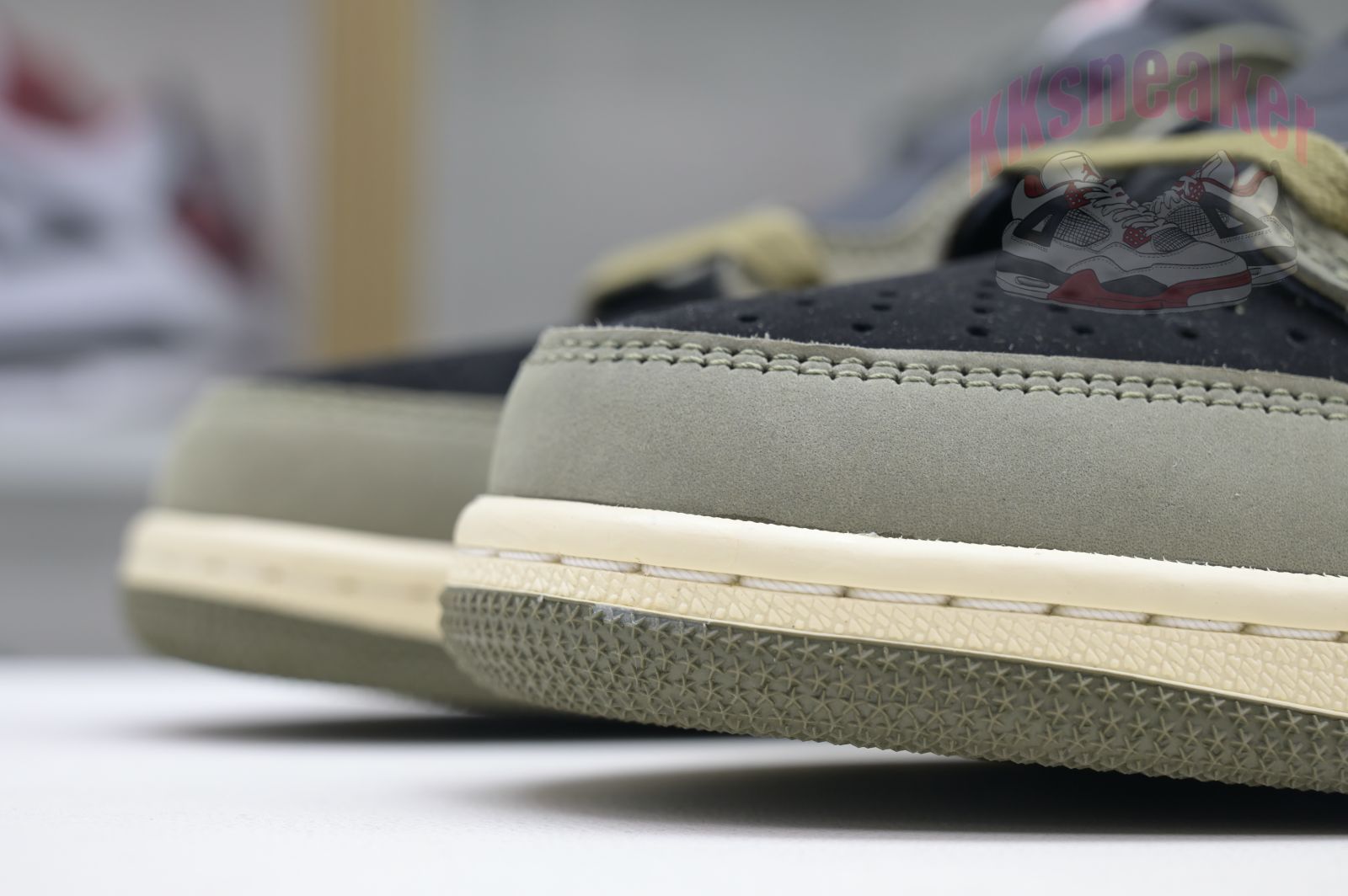 Travis Scott x Jordan Air Jordan 1 Low OG 7.0
