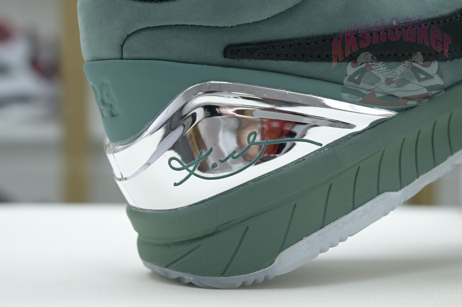 Nike Zoom Kobe 4 Protro