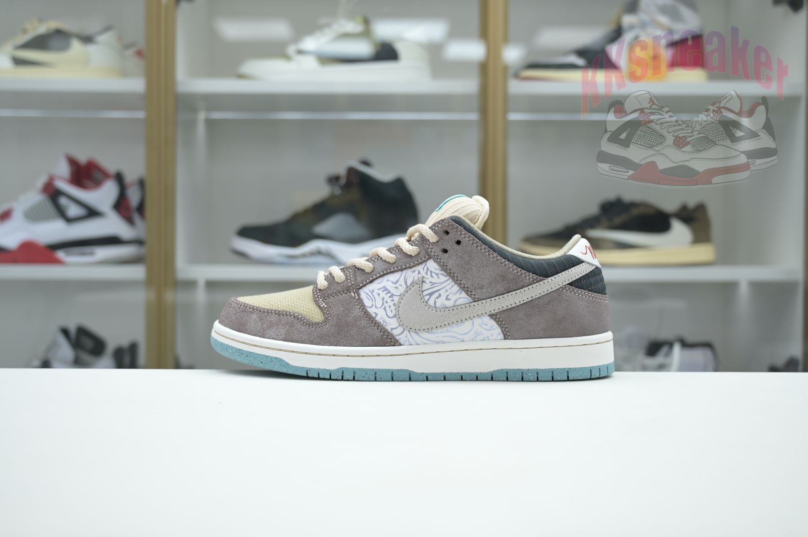 Nike SB Dunk Low