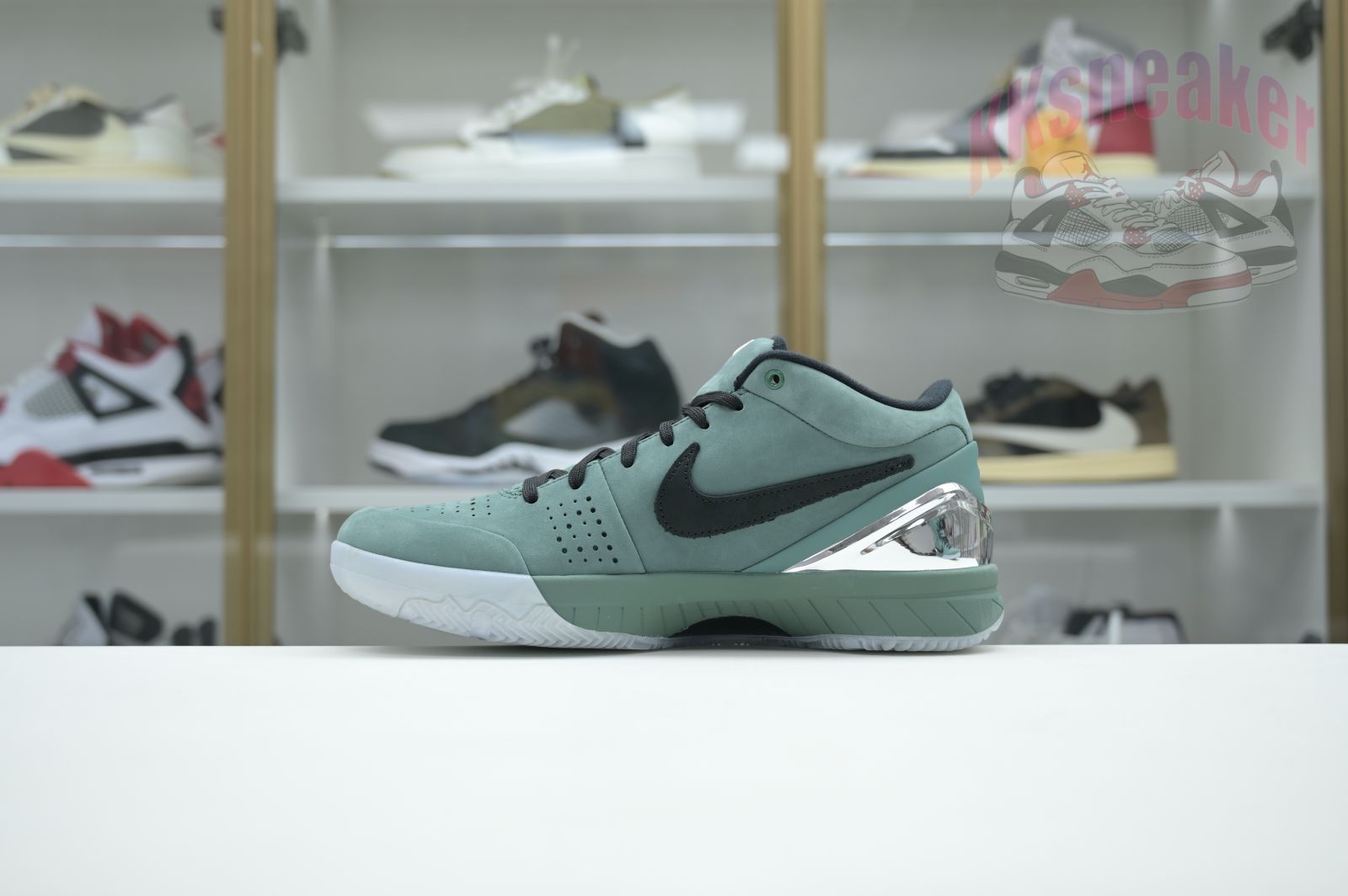 Nike Zoom Kobe 4 Protro