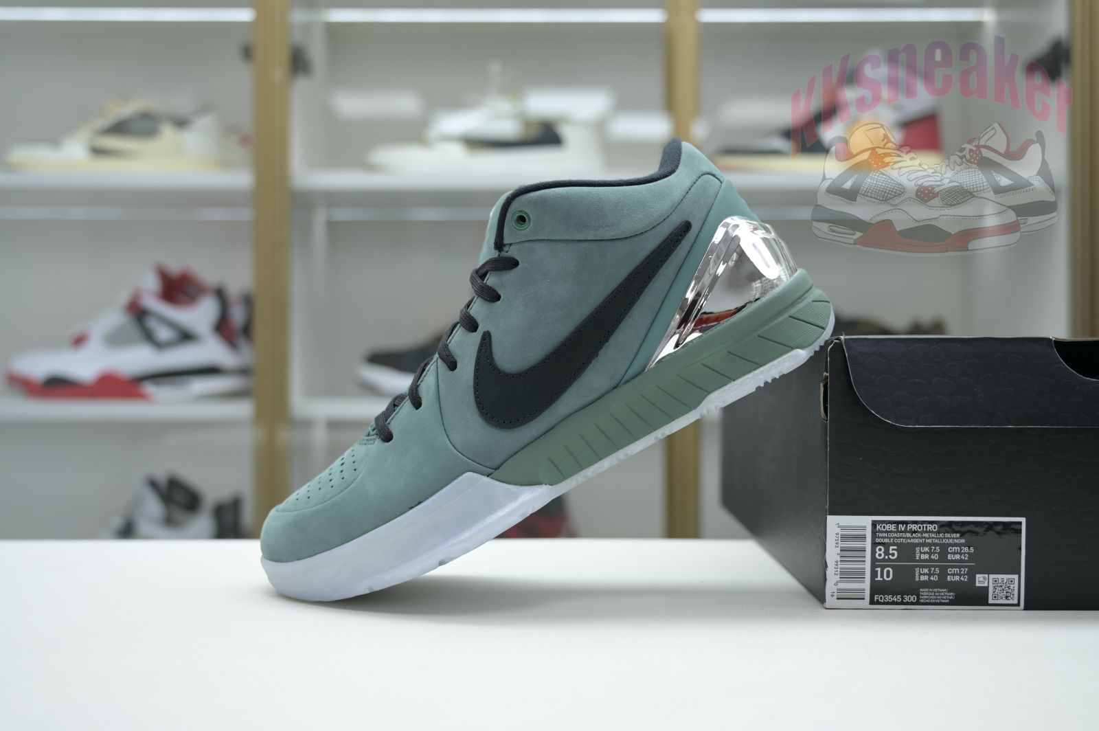 Nike Zoom Kobe 4 Protro