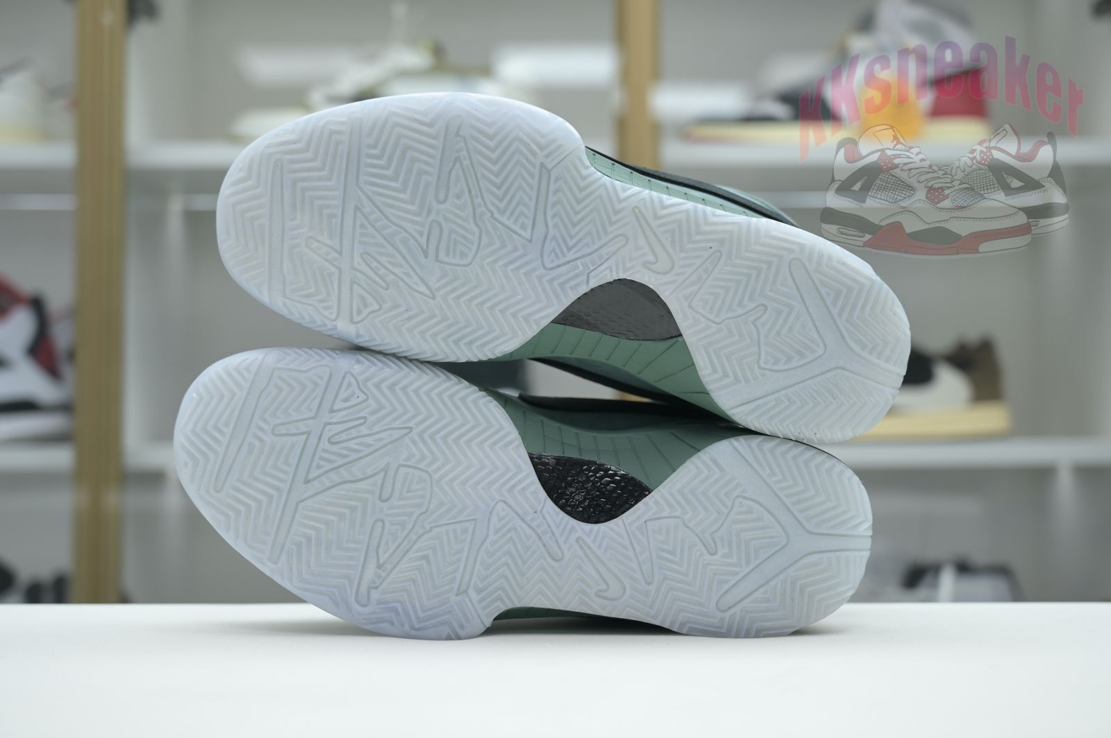 Nike Zoom Kobe 4 Protro