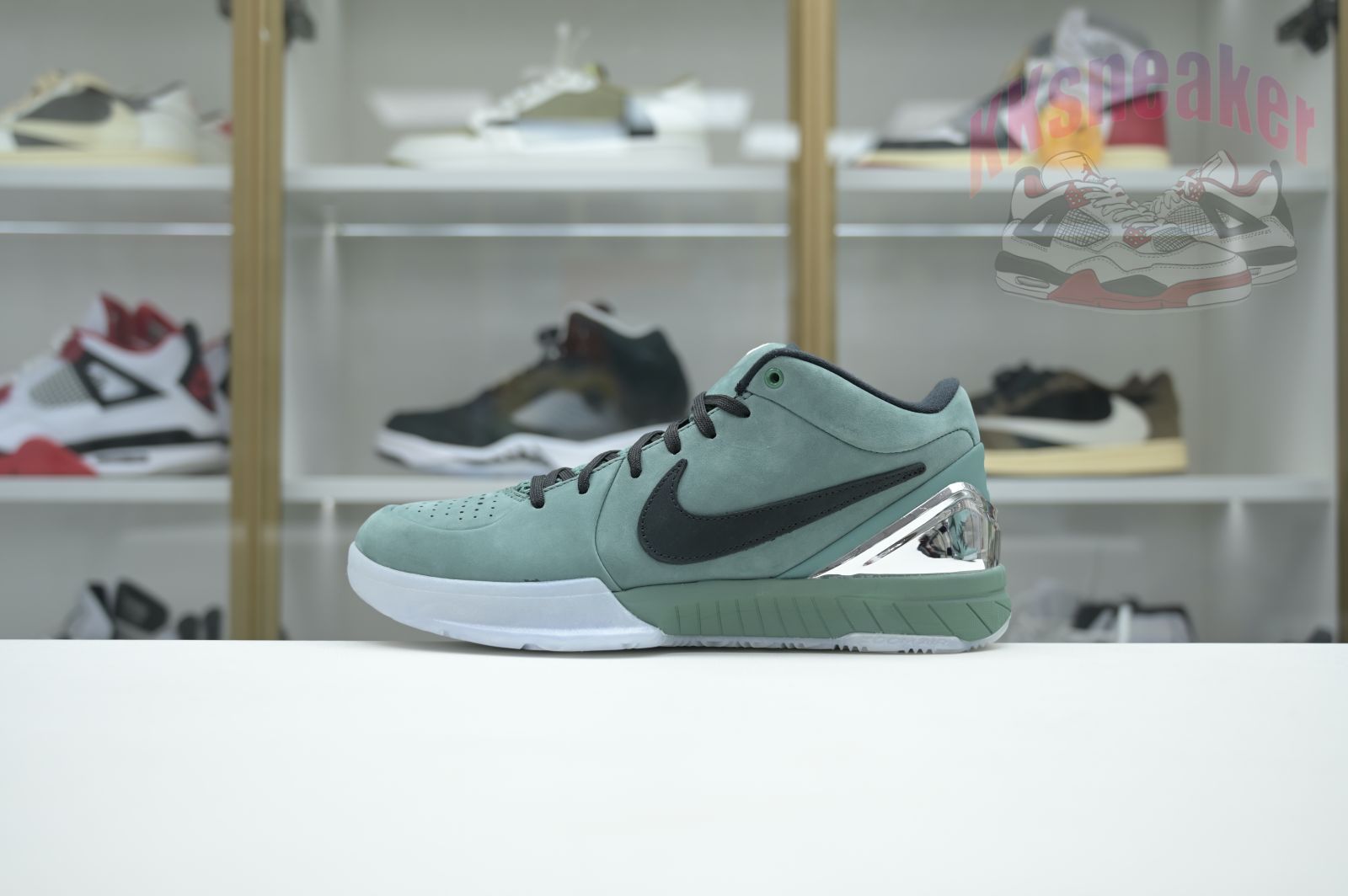 Nike Zoom Kobe 4 Protro