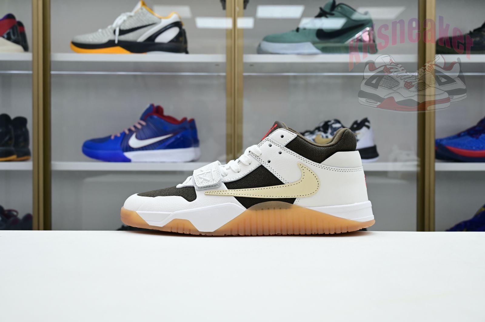 Travis Scott x Jordan Executive The Check