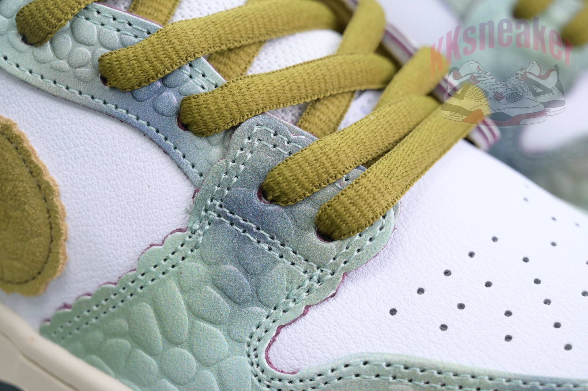 Alexis Sablone x Nike Dunk SB Low