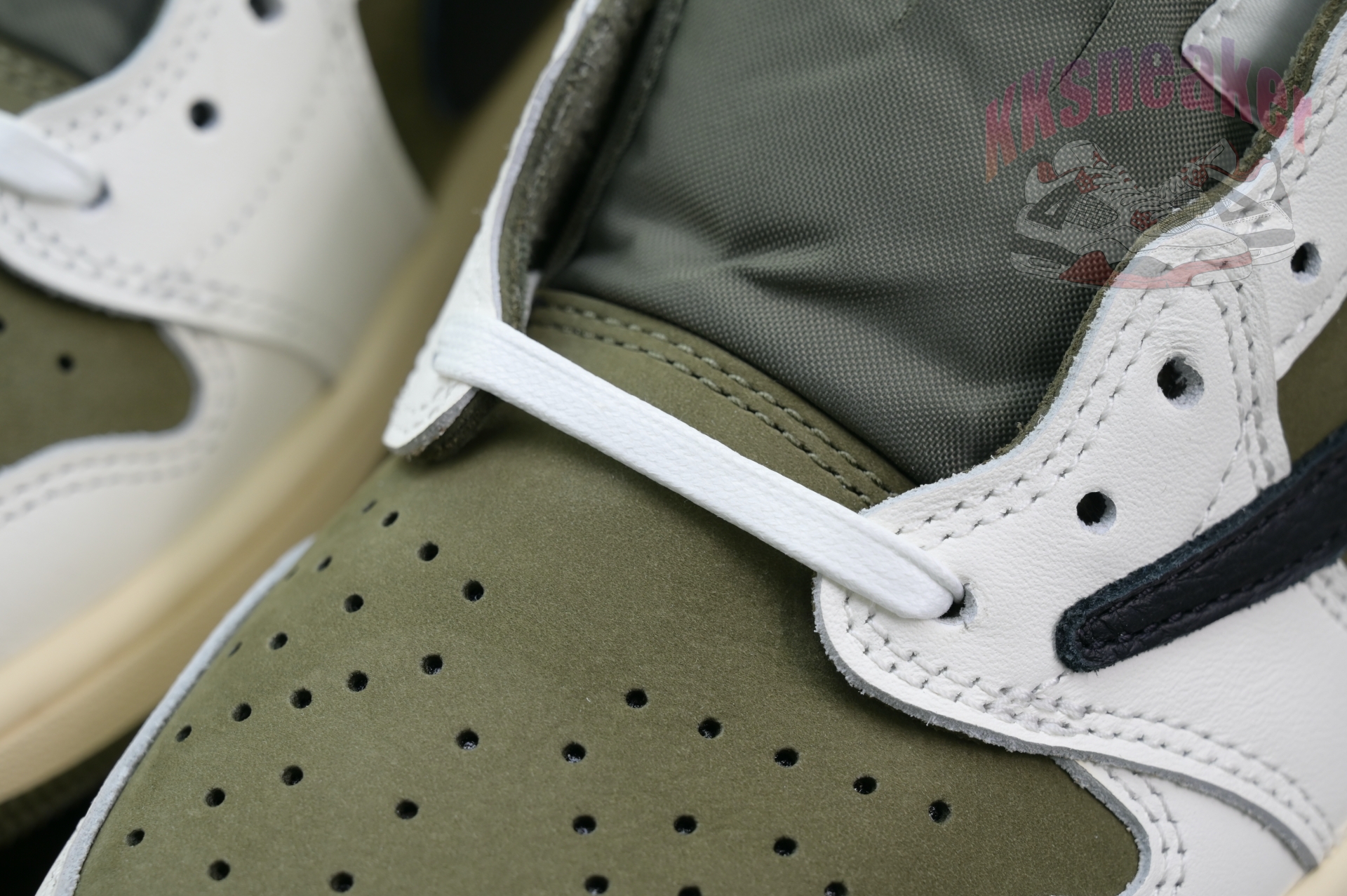 Travis Scott x Jordan Air Jordan 1 Low OG “Medium Olive”