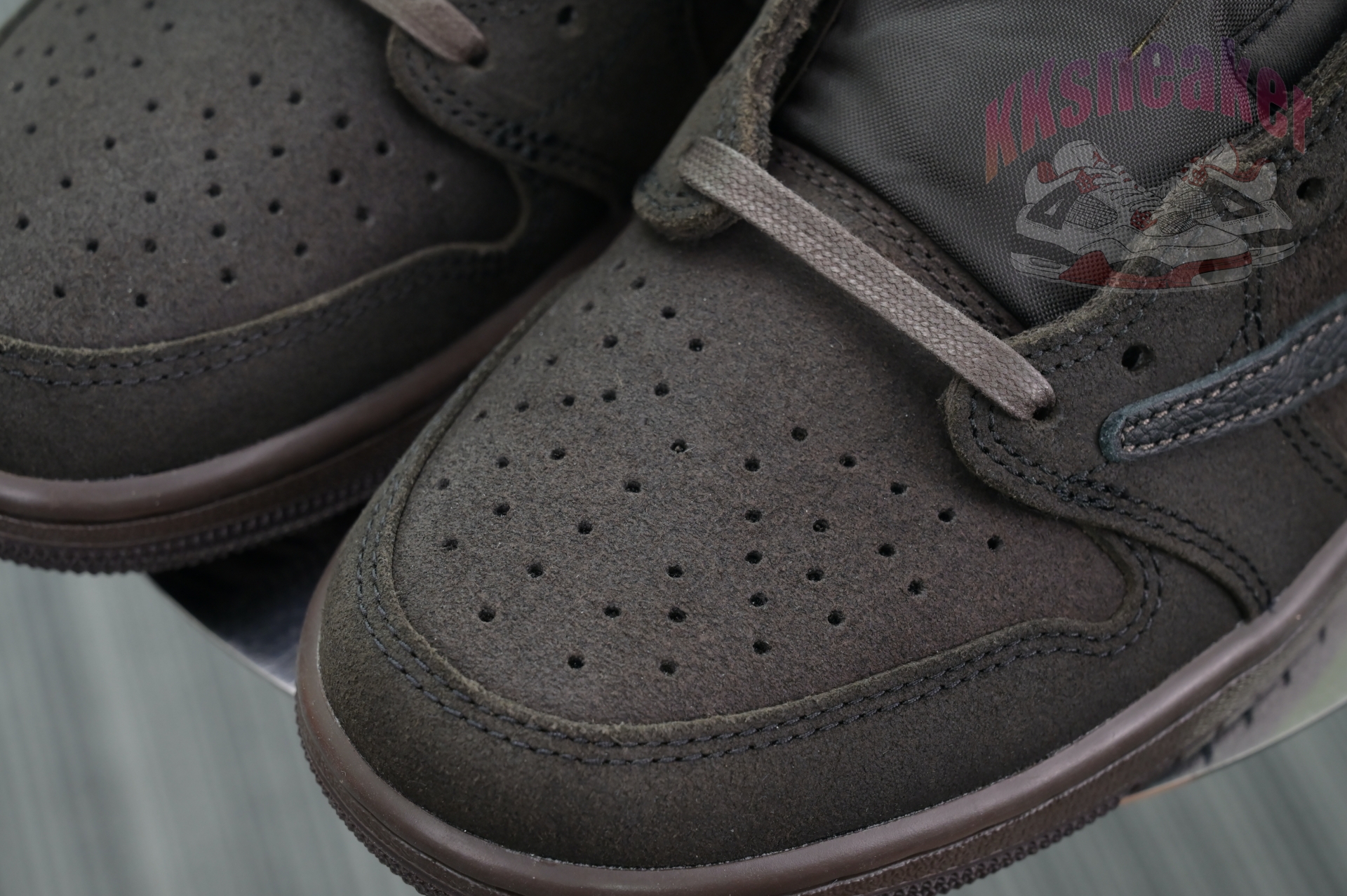 Travis Scott x Jordan Air Jordan 1 Low OG“Velvet Brown”