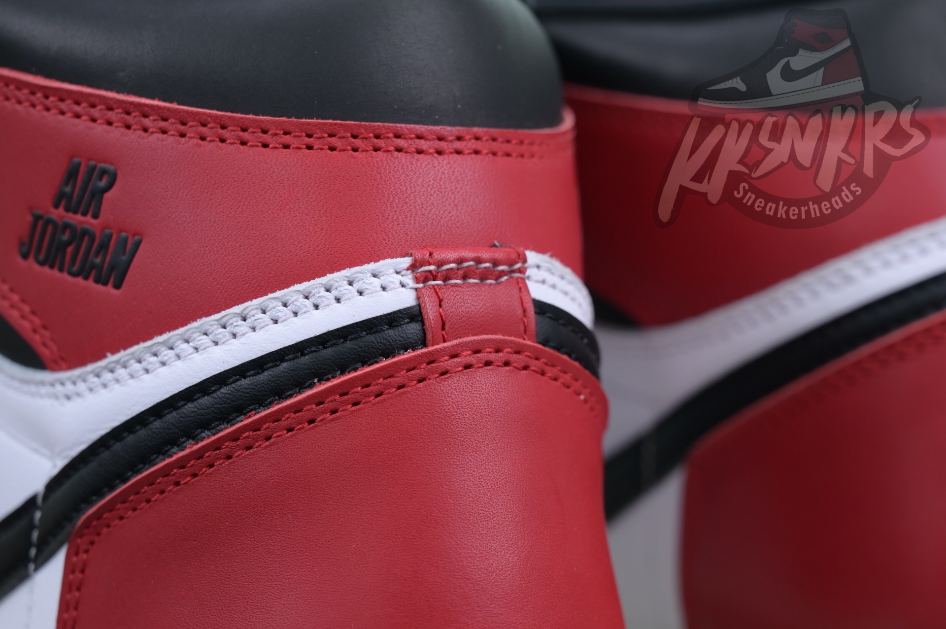 Jordan Air Jordan 1High OG“Black Toe Reimagined”