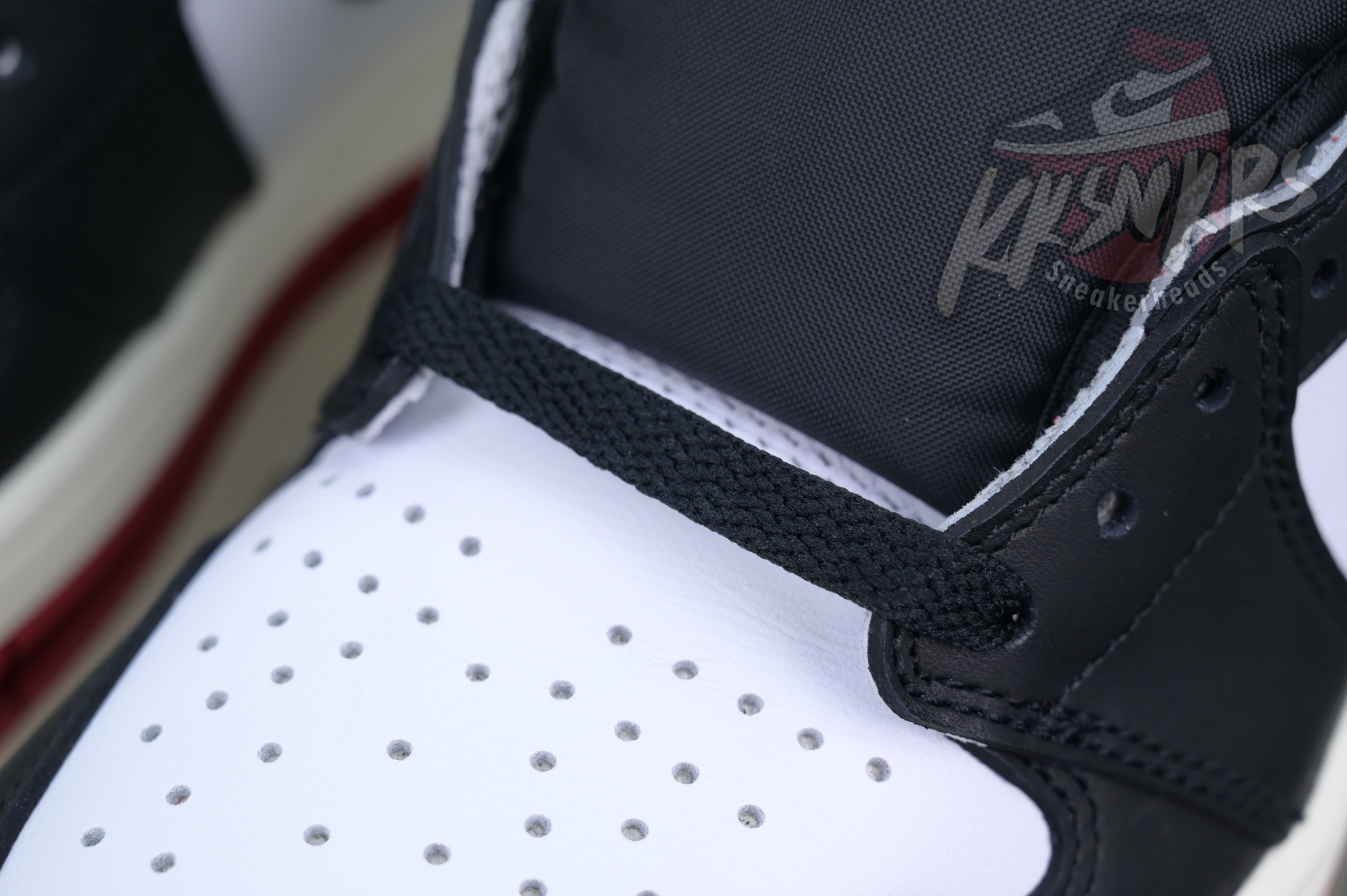 Jordan Air Jordan 1High OG“Black Toe Reimagined”