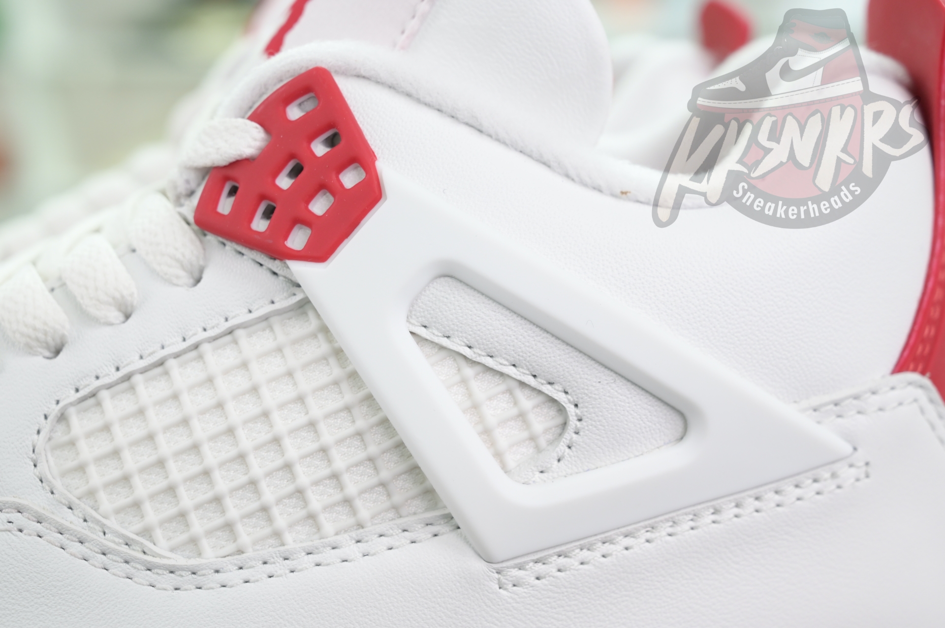 Nike SB x Jordan Air Jordan4“Varsity Red”
