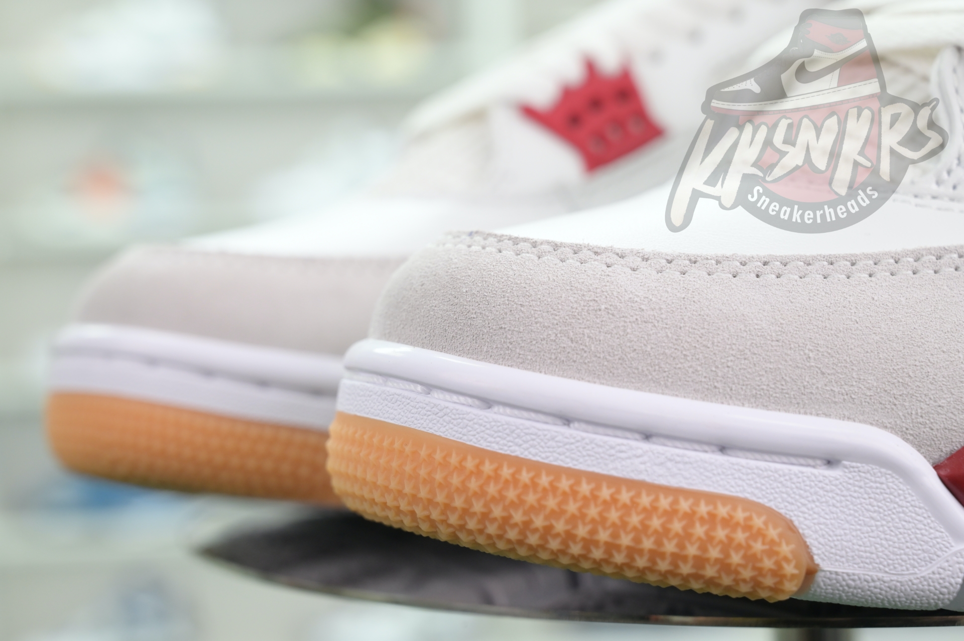 Nike SB x Jordan Air Jordan4“Varsity Red”