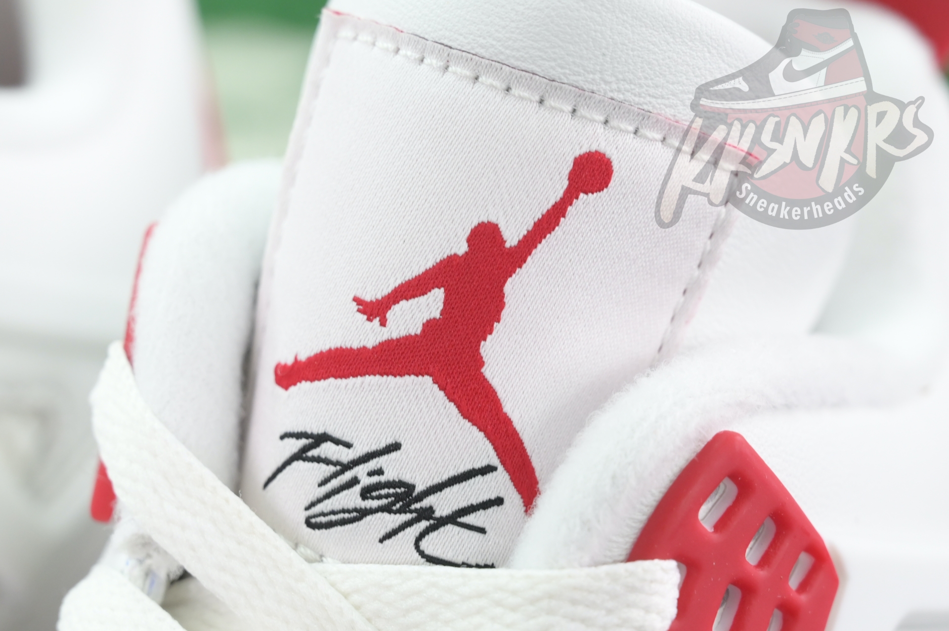 Nike SB x Jordan Air Jordan4“Varsity Red”