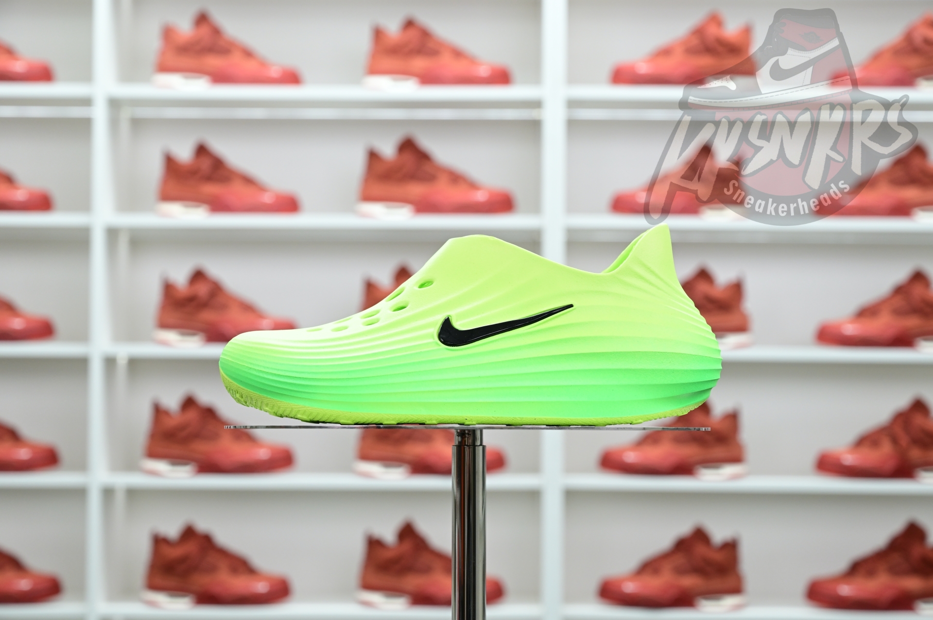 Nike ReactX Rejuven8 Green Strike  HV5060-300