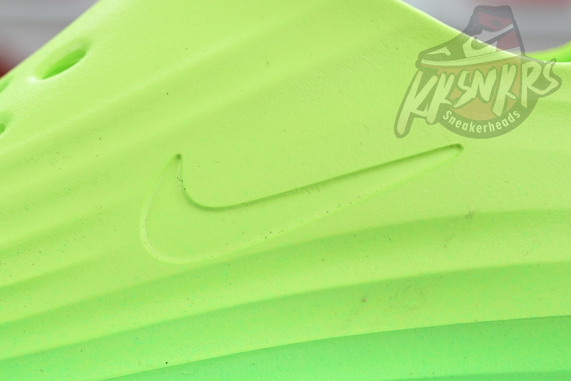 Nike ReactX Rejuven8 Green Strike  HV5060-300