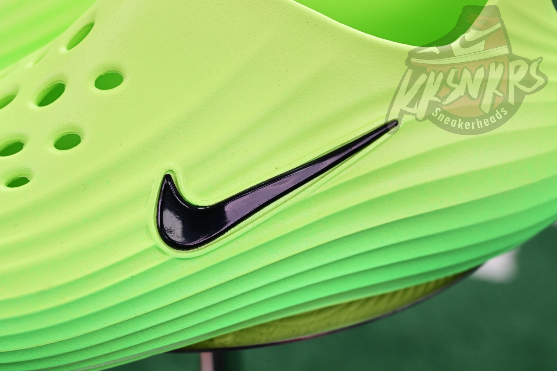 Nike ReactX Rejuven8 Green Strike  HV5060-300