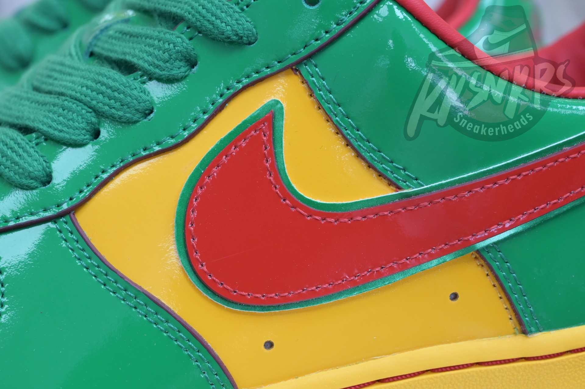 Nike Air Force 1 IH4383-300
