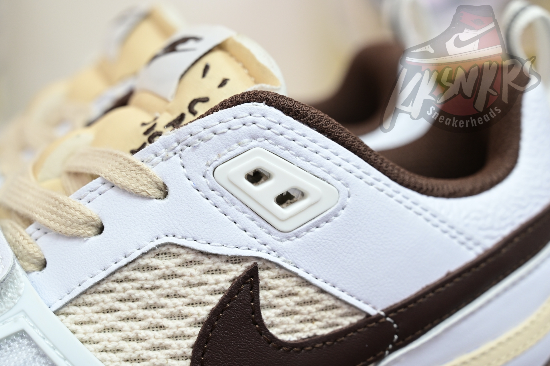 Travis Scott x Nike ZOOM Field JAXX“White/ Light Chocolate”HQ3073-100