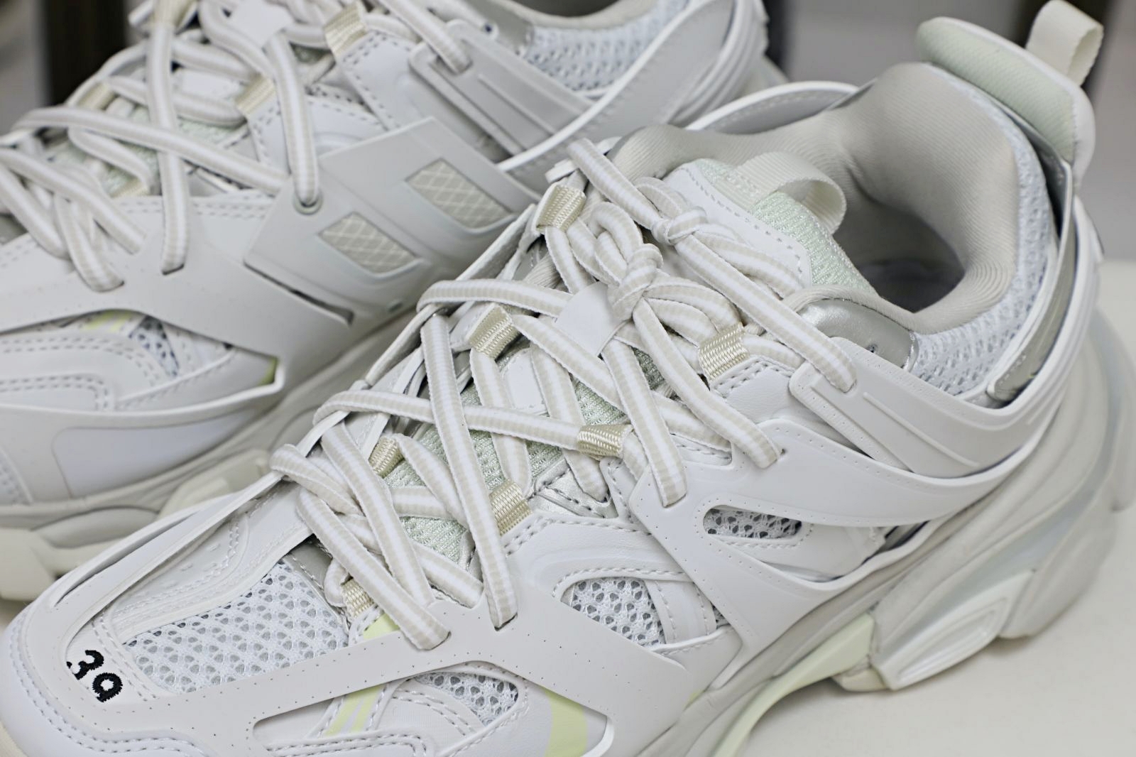 Balenciaga  Track（LED）