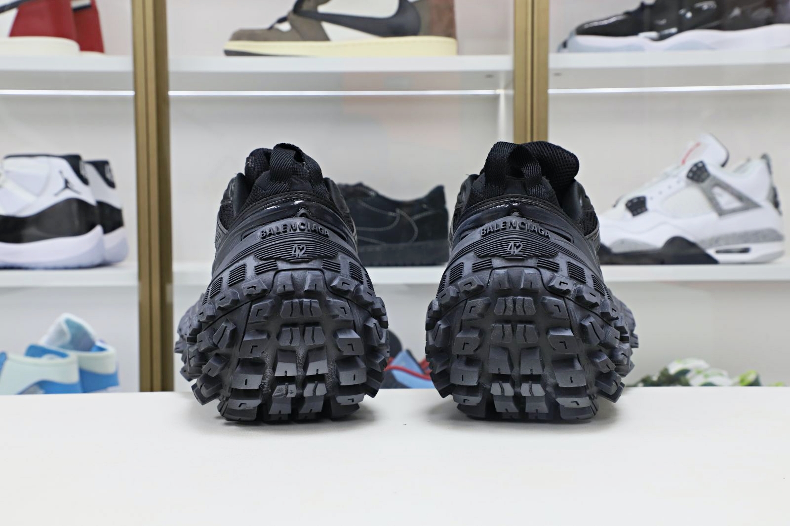 Balenciaga  Defender