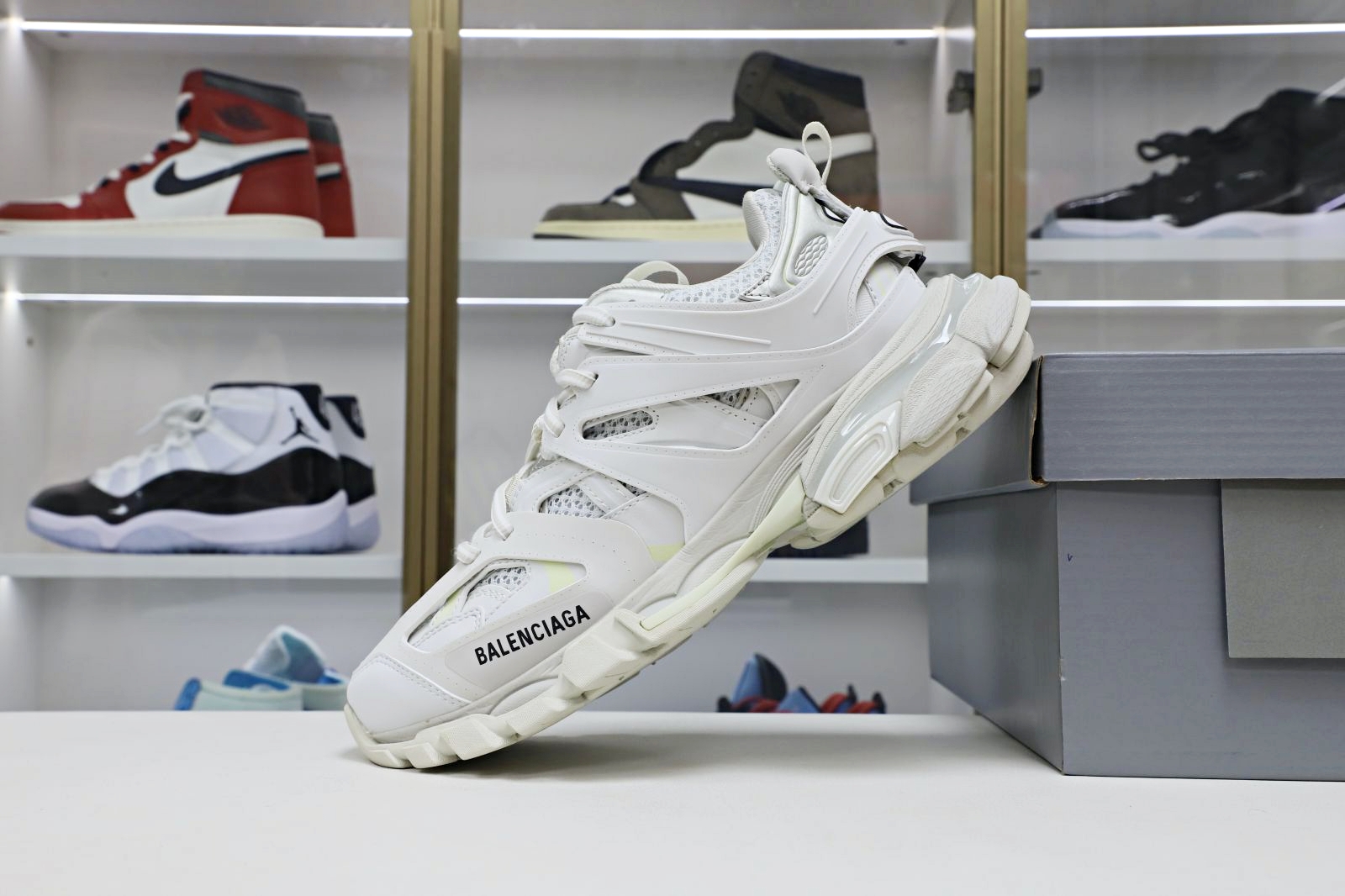 Balenciaga  Track（LED）