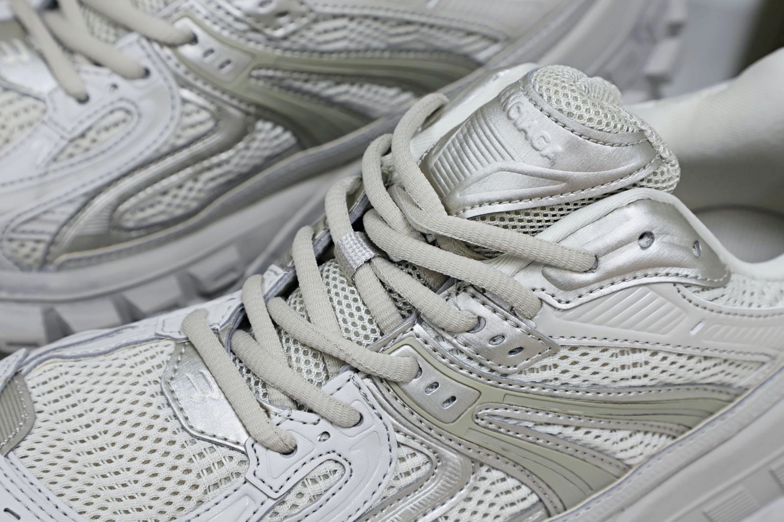 Balenciaga  Defender