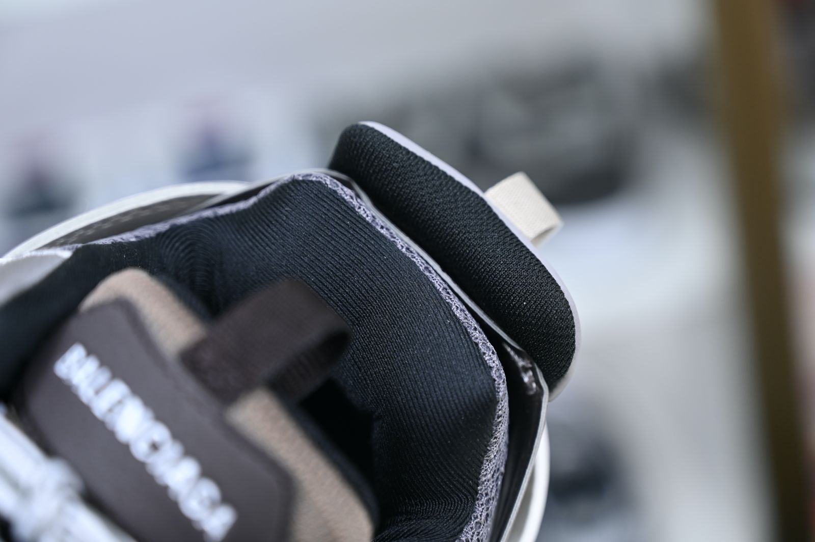 Balenciaga  Track（LED）