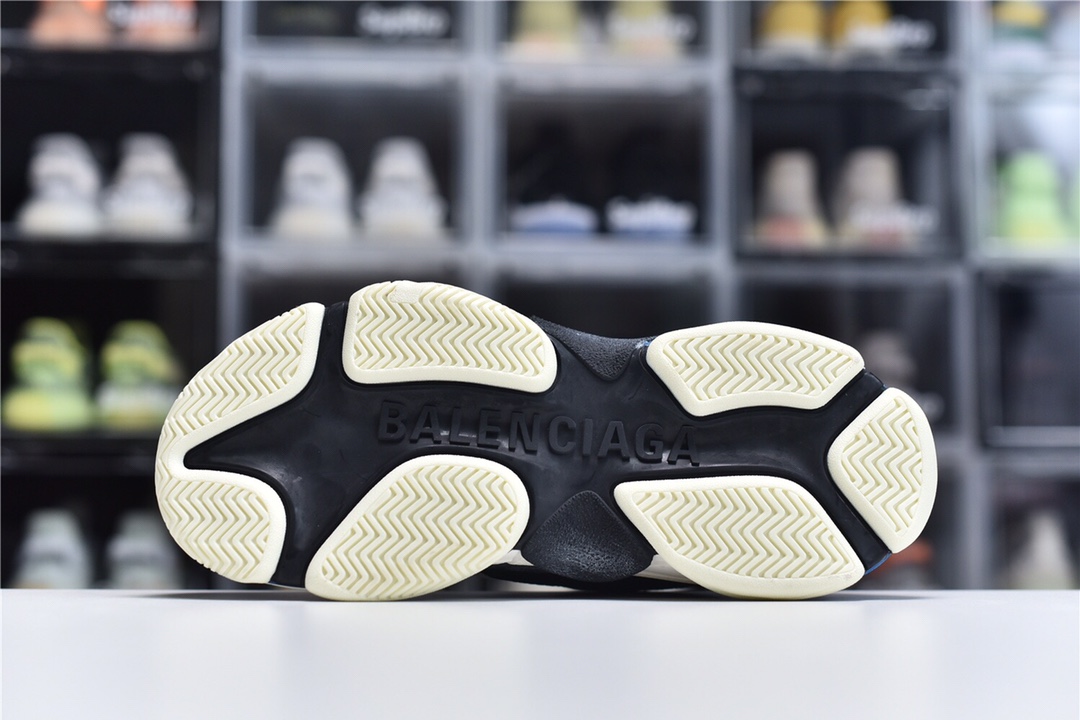 Balenciaga Triple S