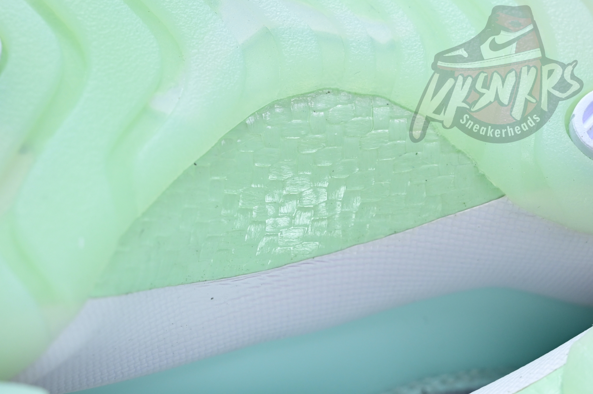 Air Jordan 11 LOW  AH7860-103