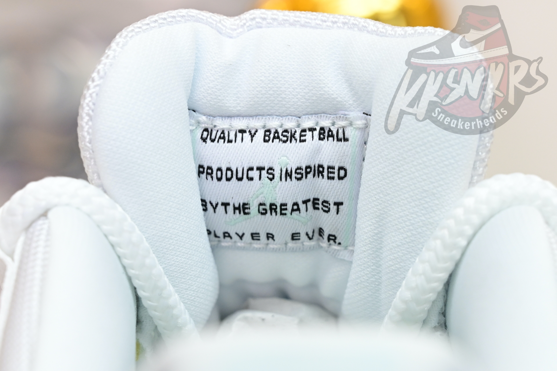 Air Jordan 11 LOW  AH7860-103