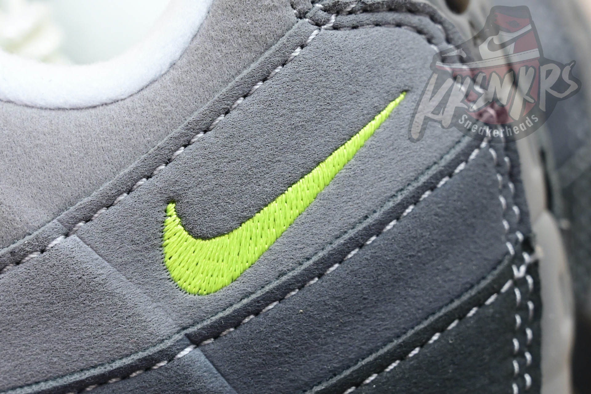Nike Air Max 95 0G Neon  CT1689-001