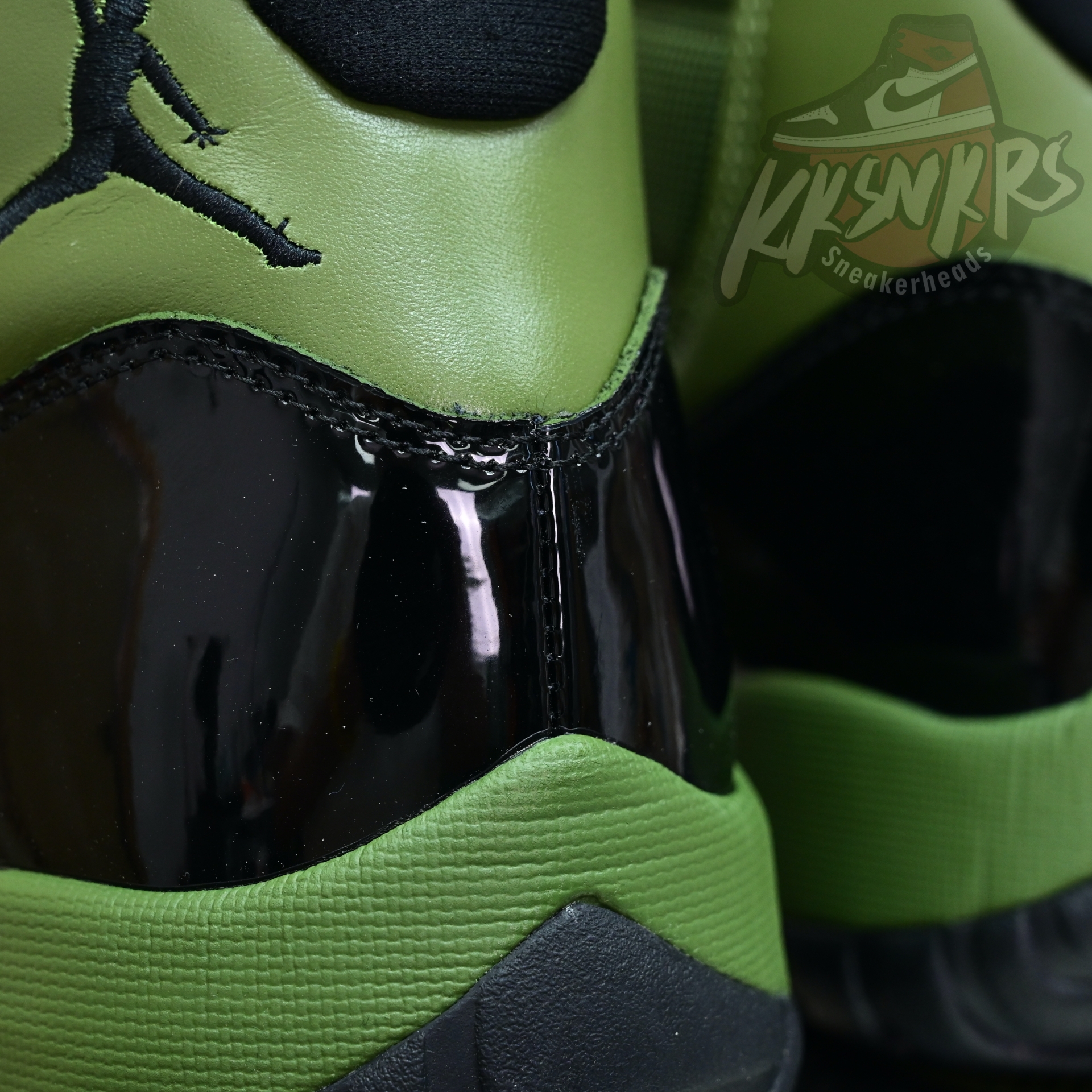 Air Jordan 11  RETRO CT8012-300