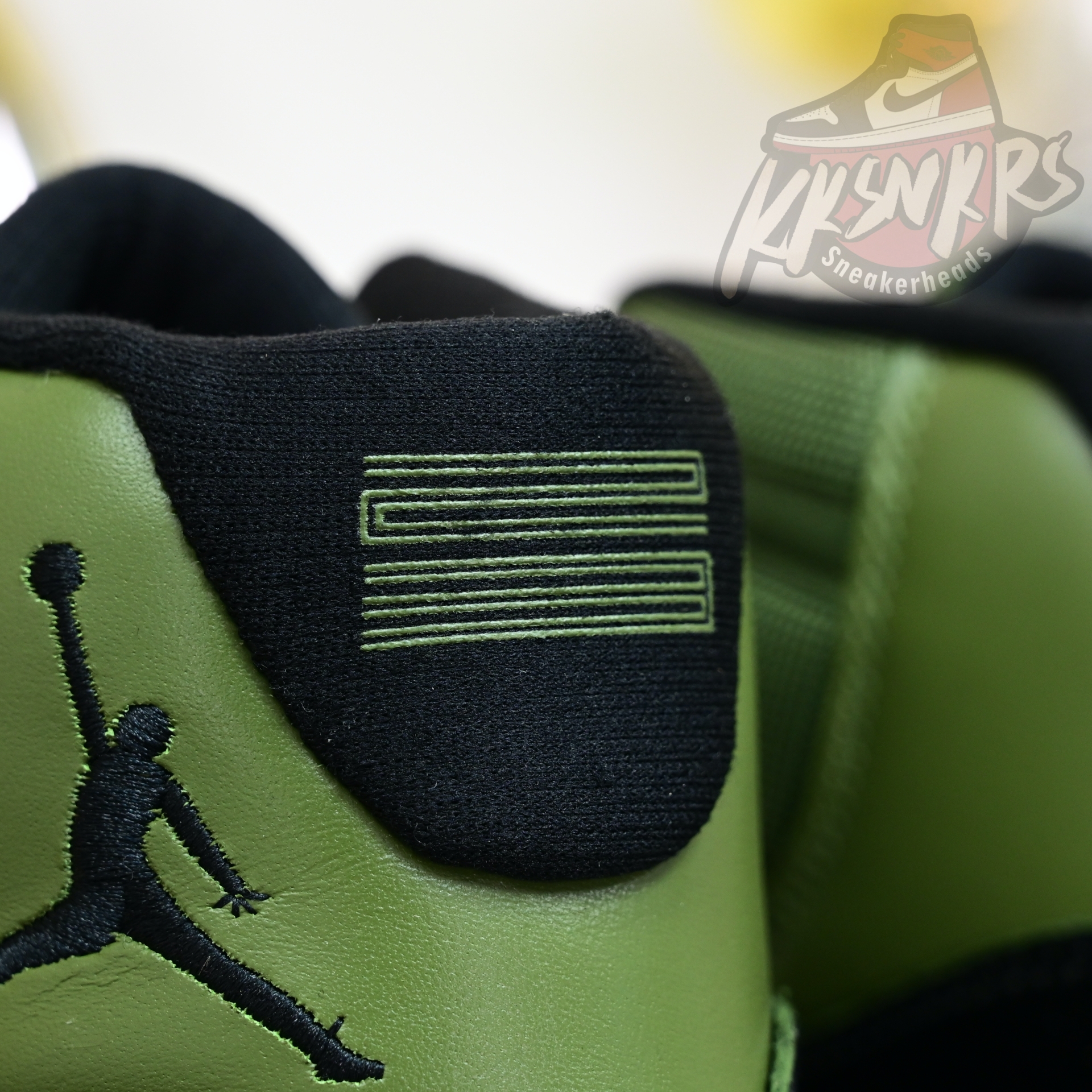 Air Jordan 11  RETRO CT8012-300