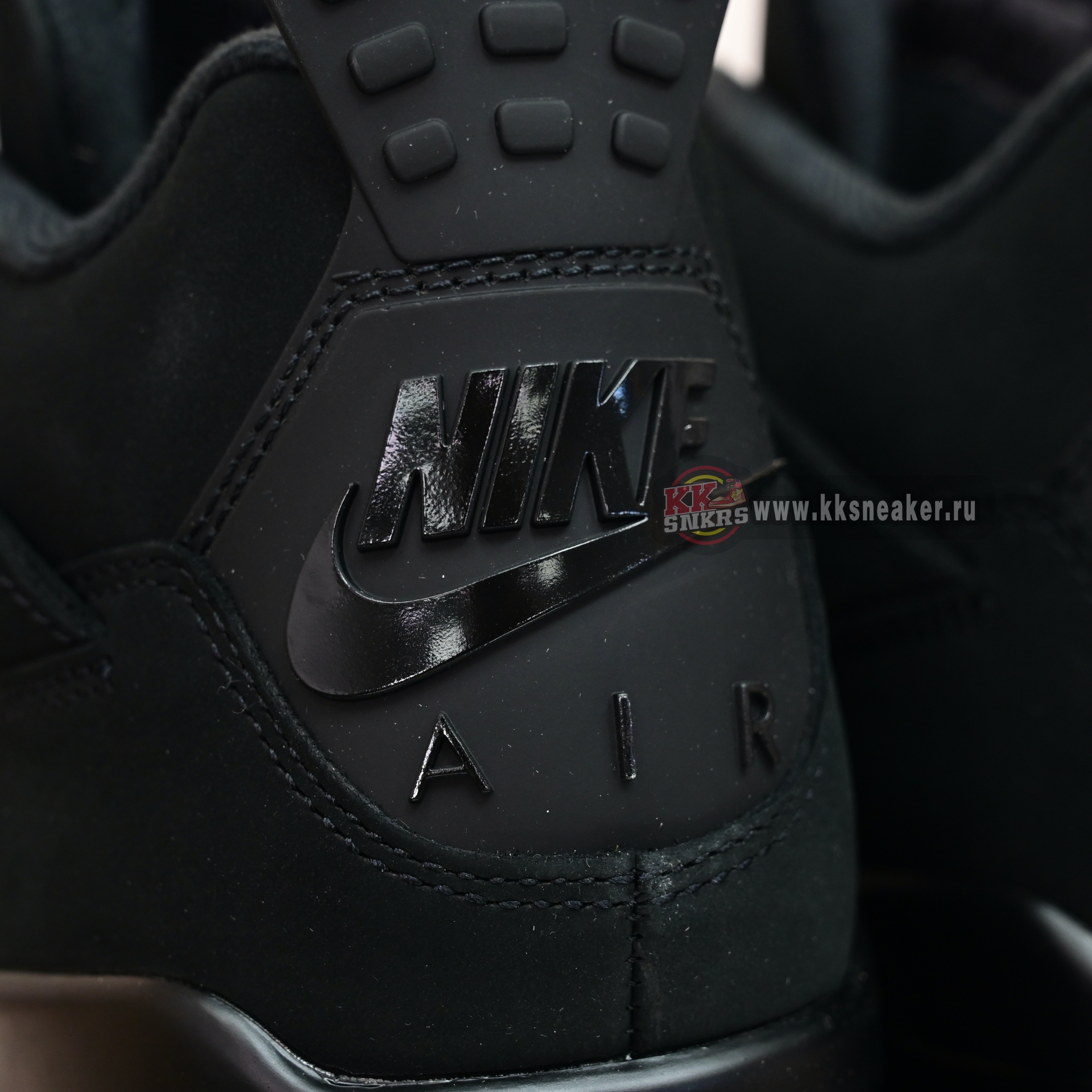 AIR JORDAN 4 RETRO 'BLACK CAT' 2025   FV5029-010