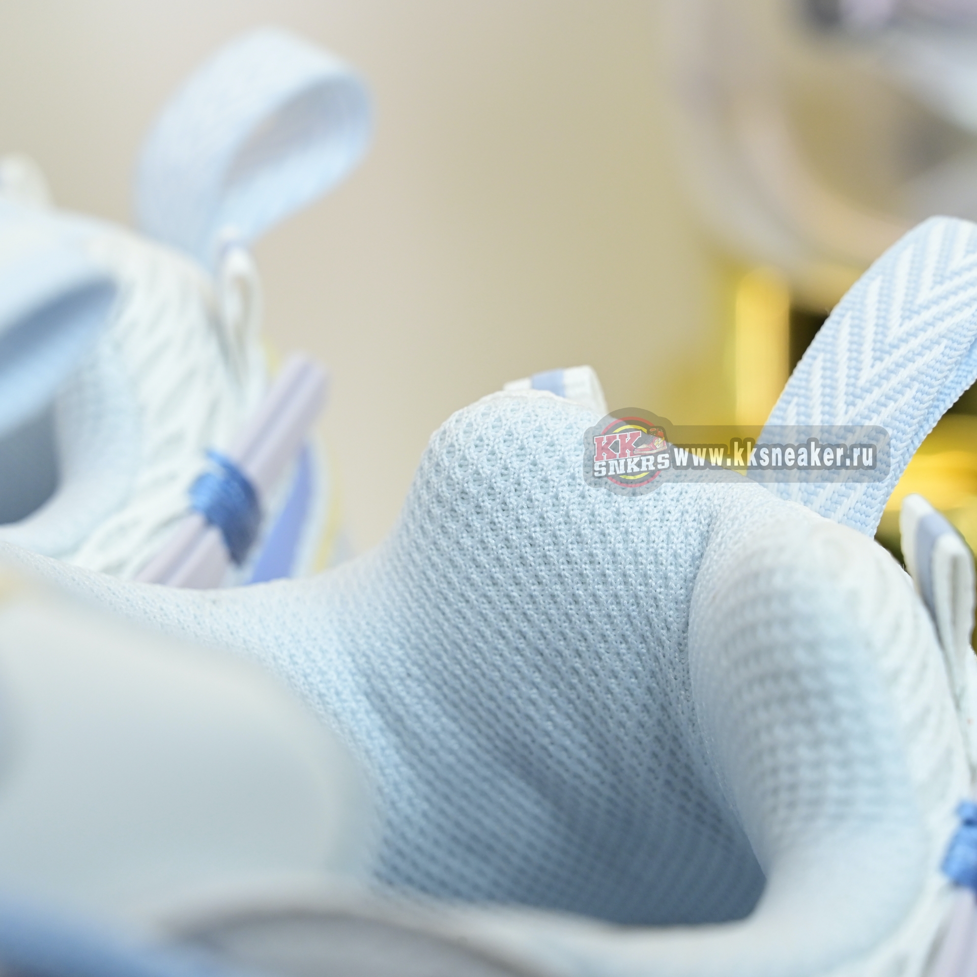 OFF-WHITE BE RIGHT BACK