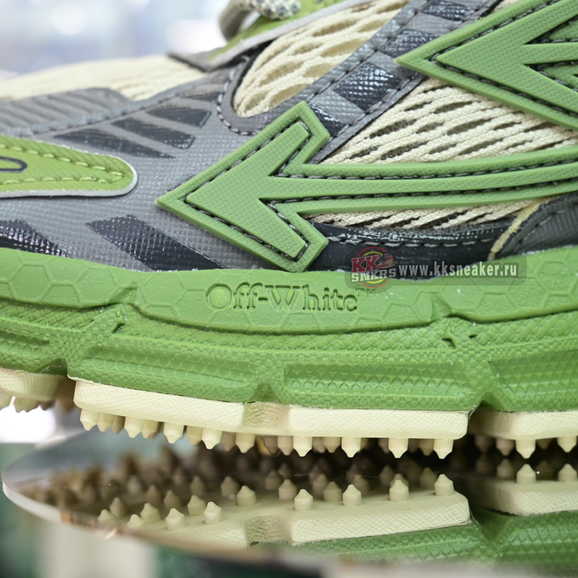 OFF-WHITE BE RIGHT BACK