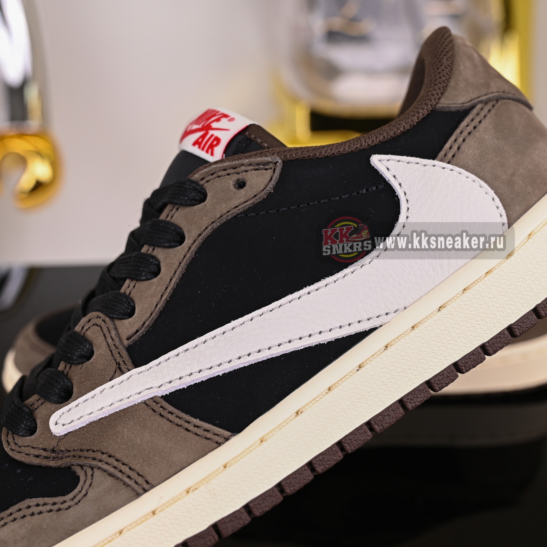 Travis Scott x Jordan Air Jordan 1 Low OG TS SP CQ4277-001