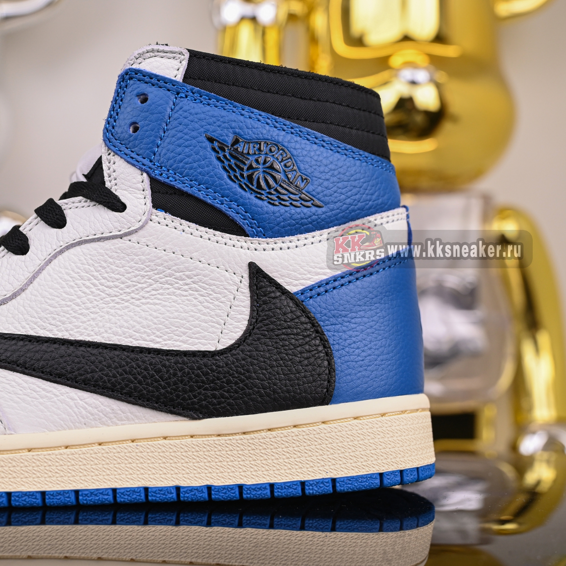 FRAGMENT DESIGN X TRAVIS SCOTT X AIR JORDAN 1 RETRO HIGH DH3277-105