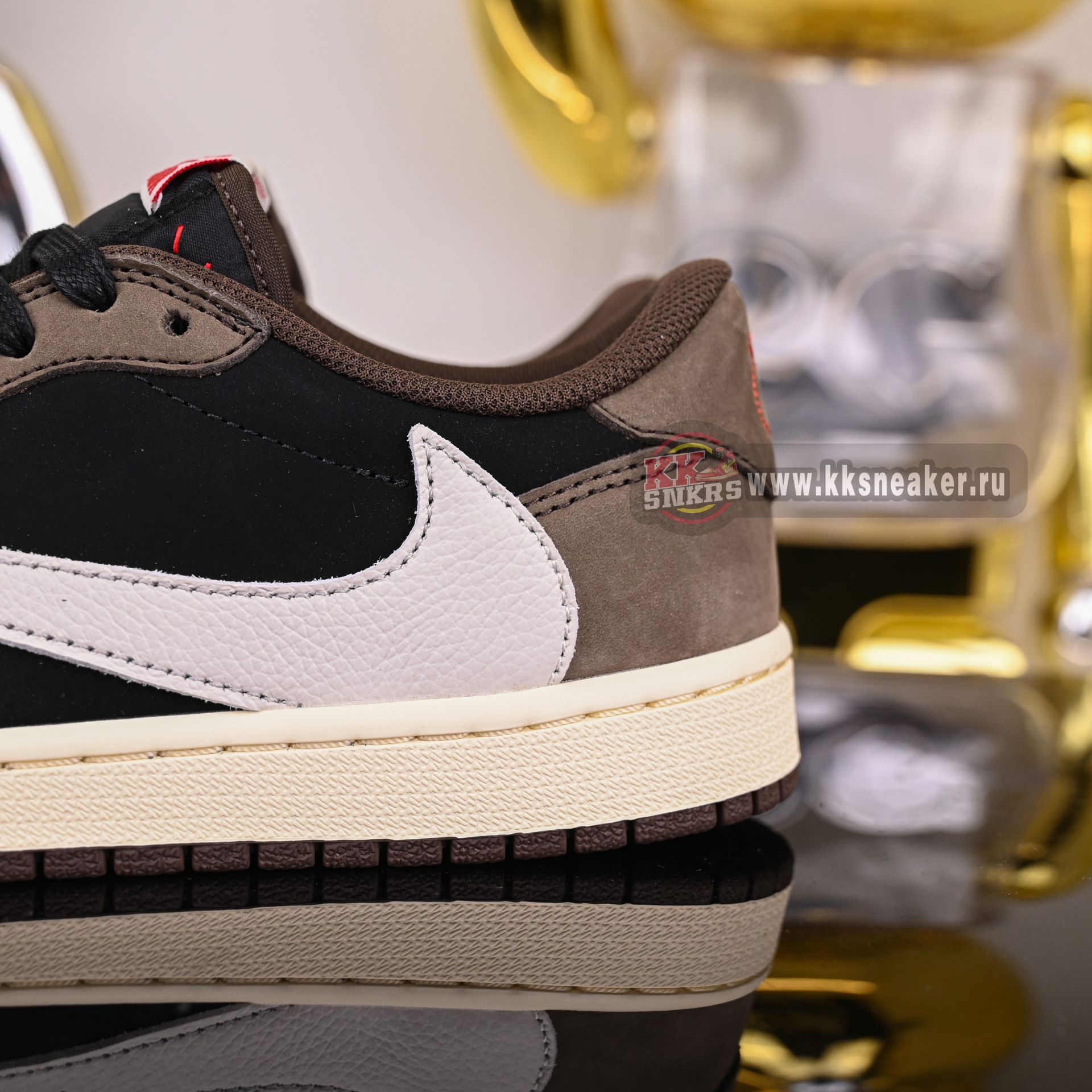 Travis Scott x Jordan Air Jordan 1 Low OG TS SP CQ4277-001