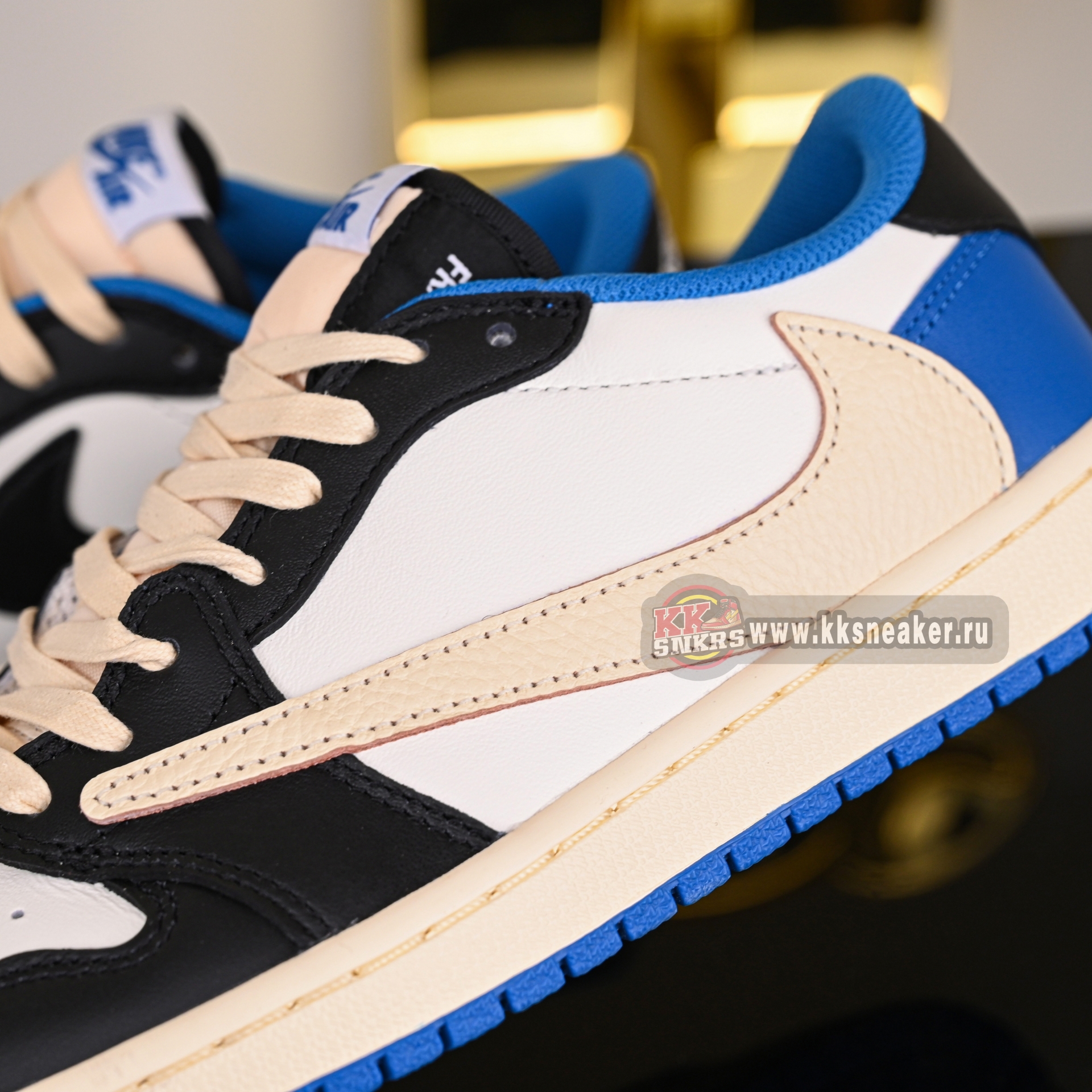 FRAGMENT DESIGN X TRAVIS SCOTT X AIR JORDAN 1 LOW DM7866-140
