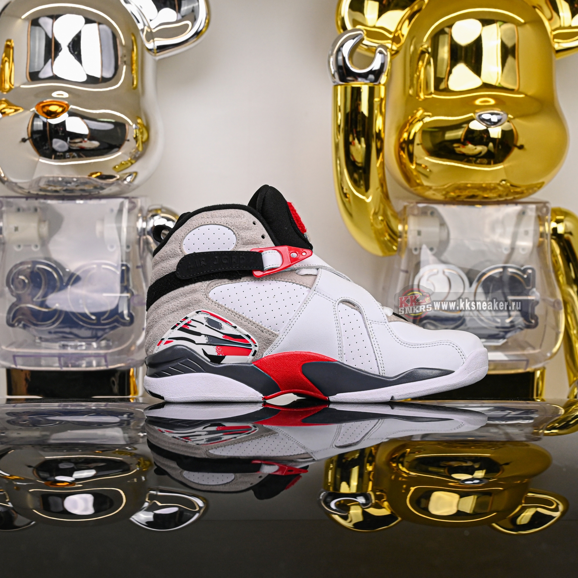 Air Jordan8“Bugs Bunny”2025   305381-100