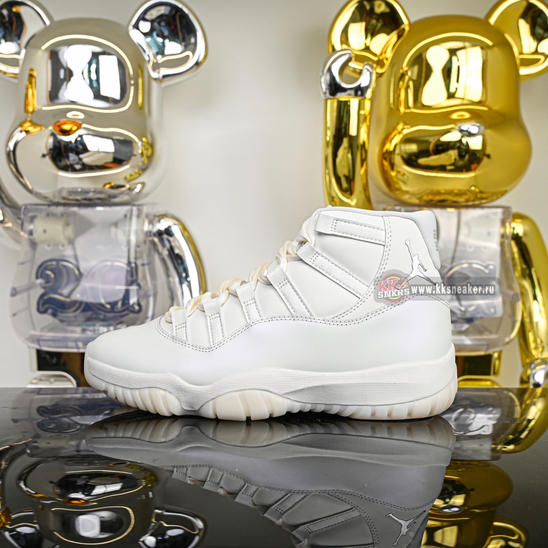 Air Jordan 11 RETRO“Pearl” AR0715-110