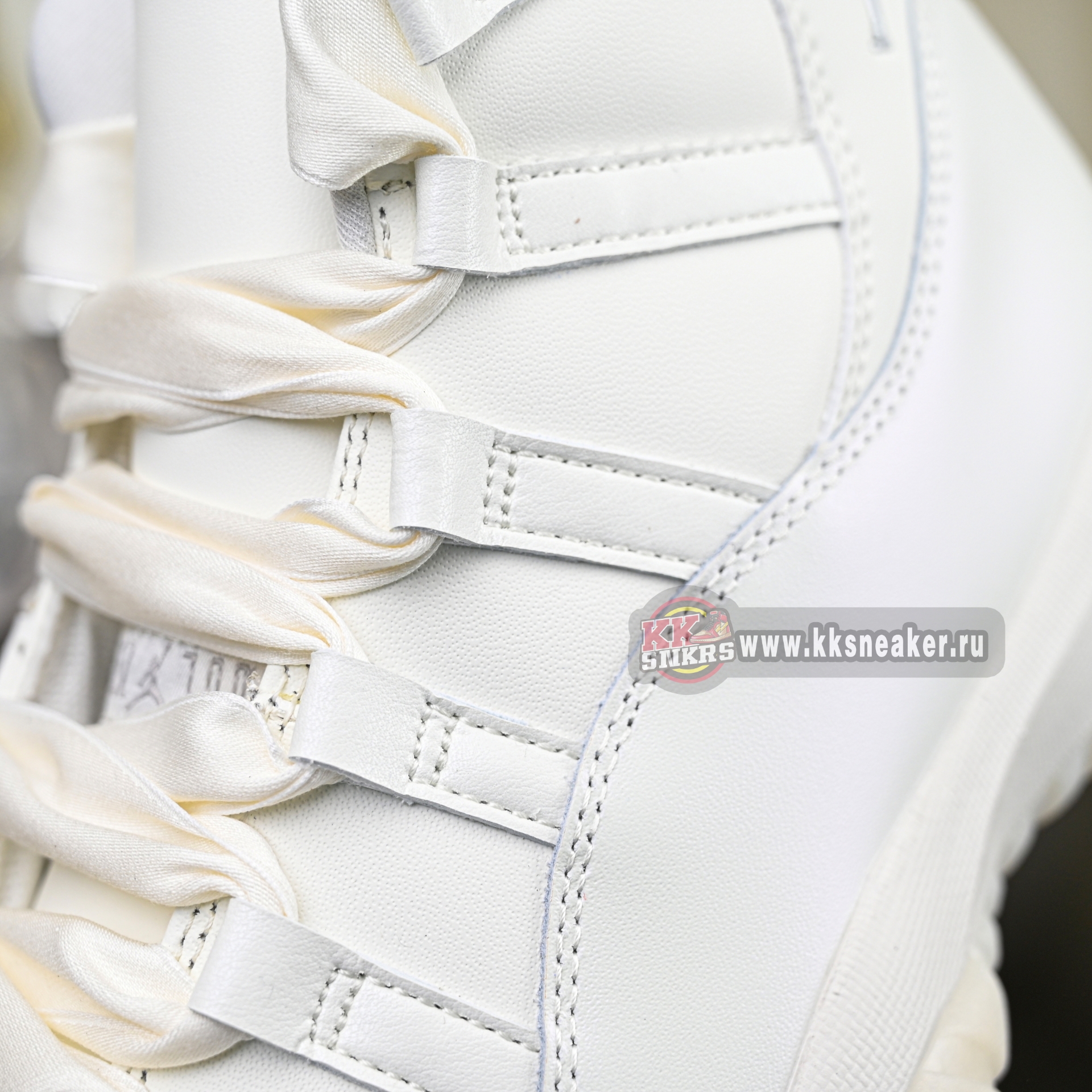 Air Jordan 11 RETRO“Pearl” AR0715-110