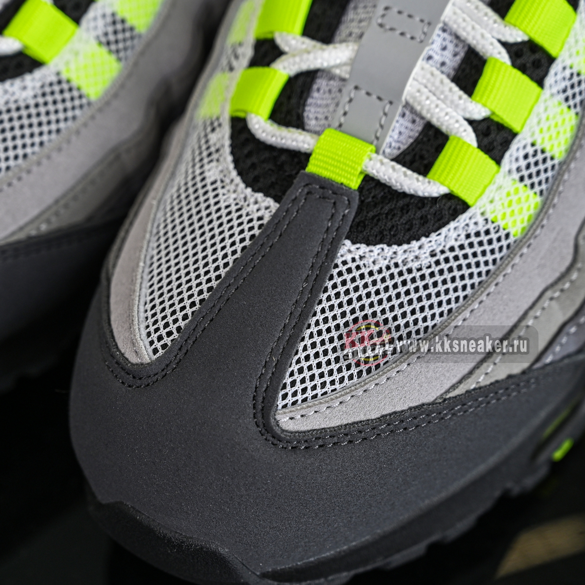Nike Air Max 95 OG Neon  2025  HM4740-001