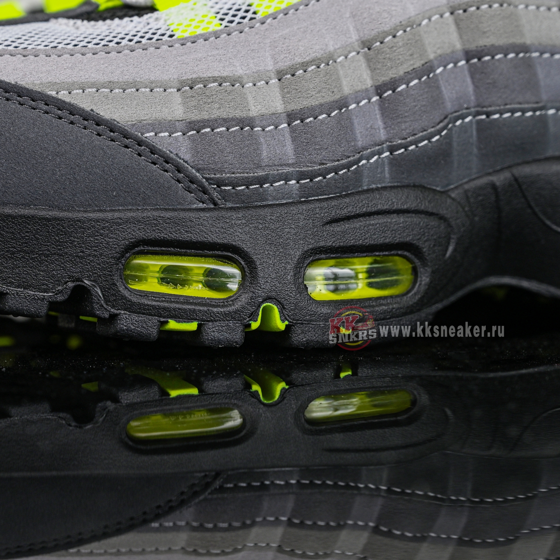 Nike Air Max 95 OG Neon  2025  HM4740-001