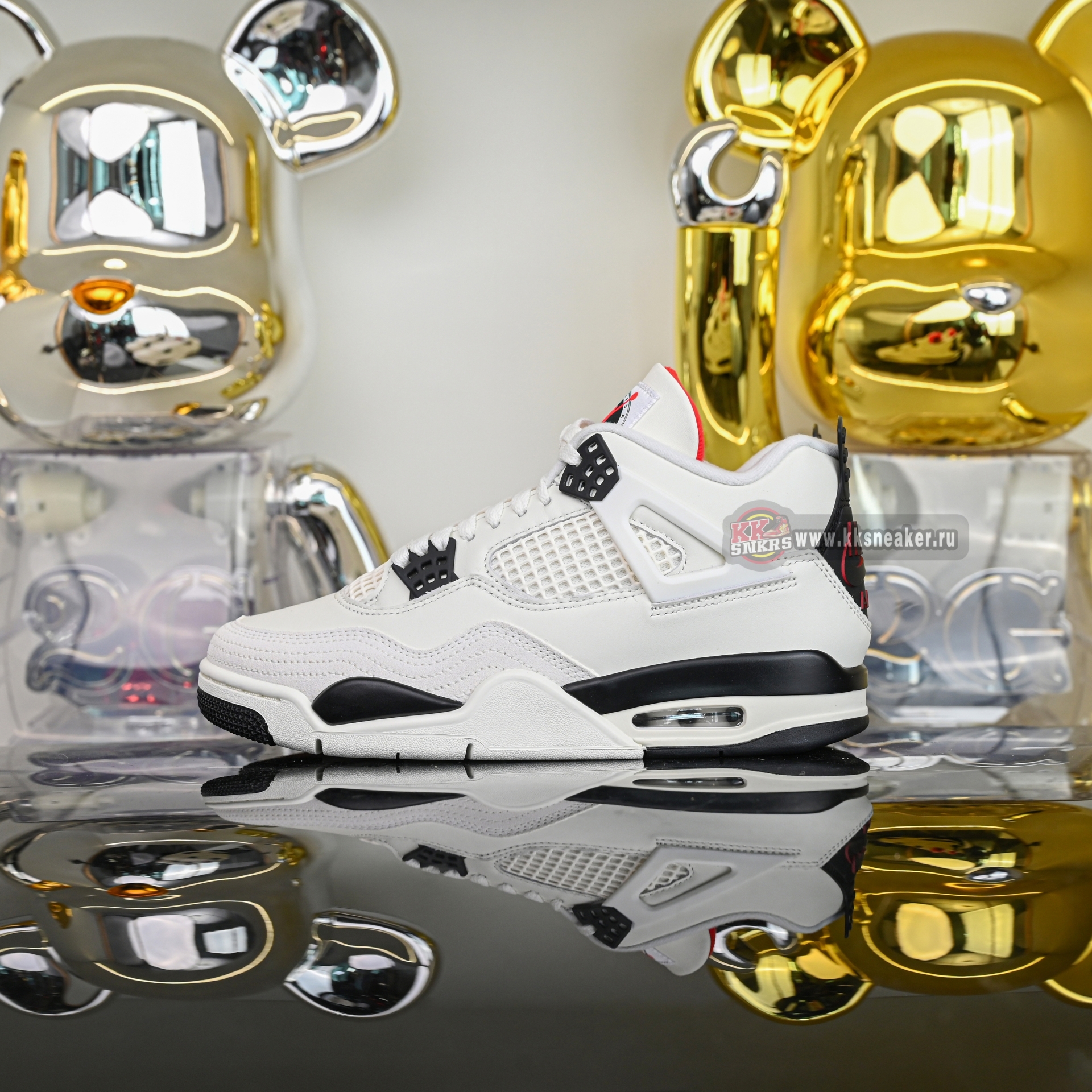 Air Jordan 4 Retro 