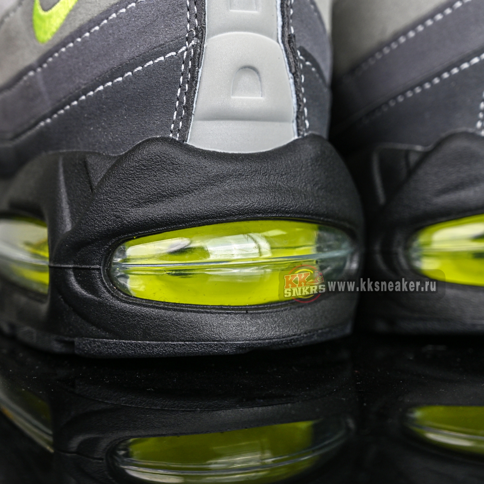 Nike Air Max 95 OG Neon  2025  HM4740-001