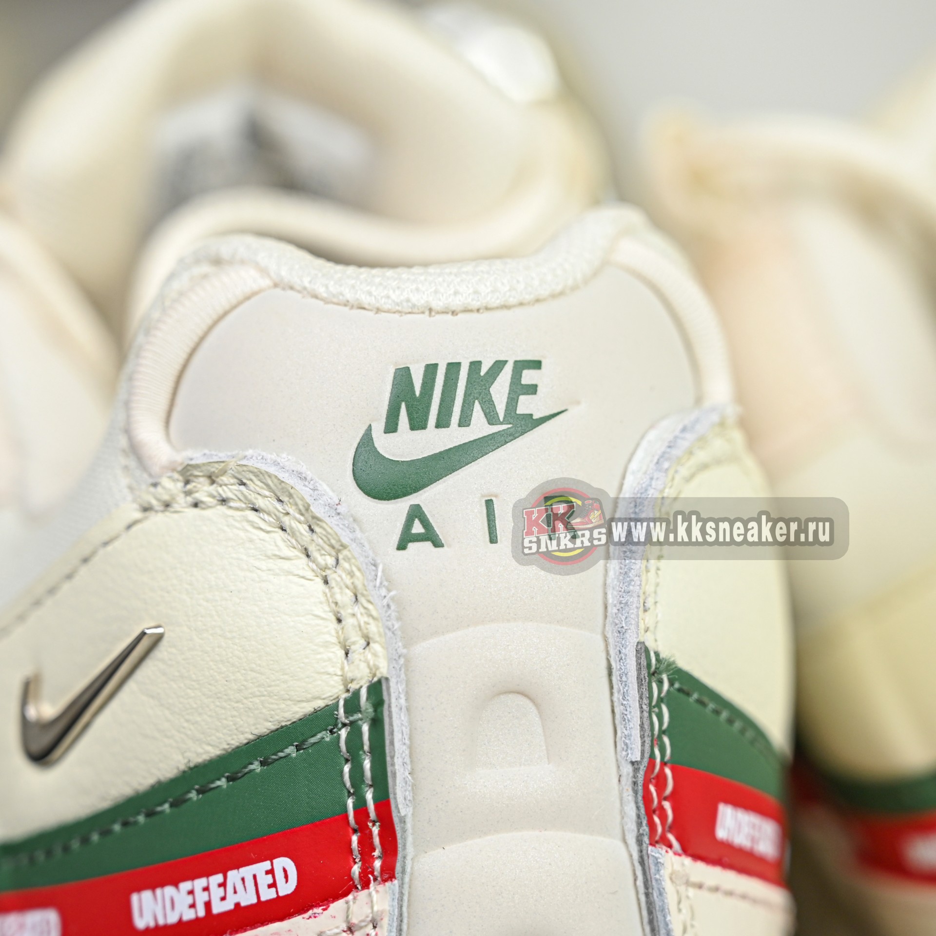 UNDEFEATED x Nike Air Max 95 OG Big Bubble   IB4453-100