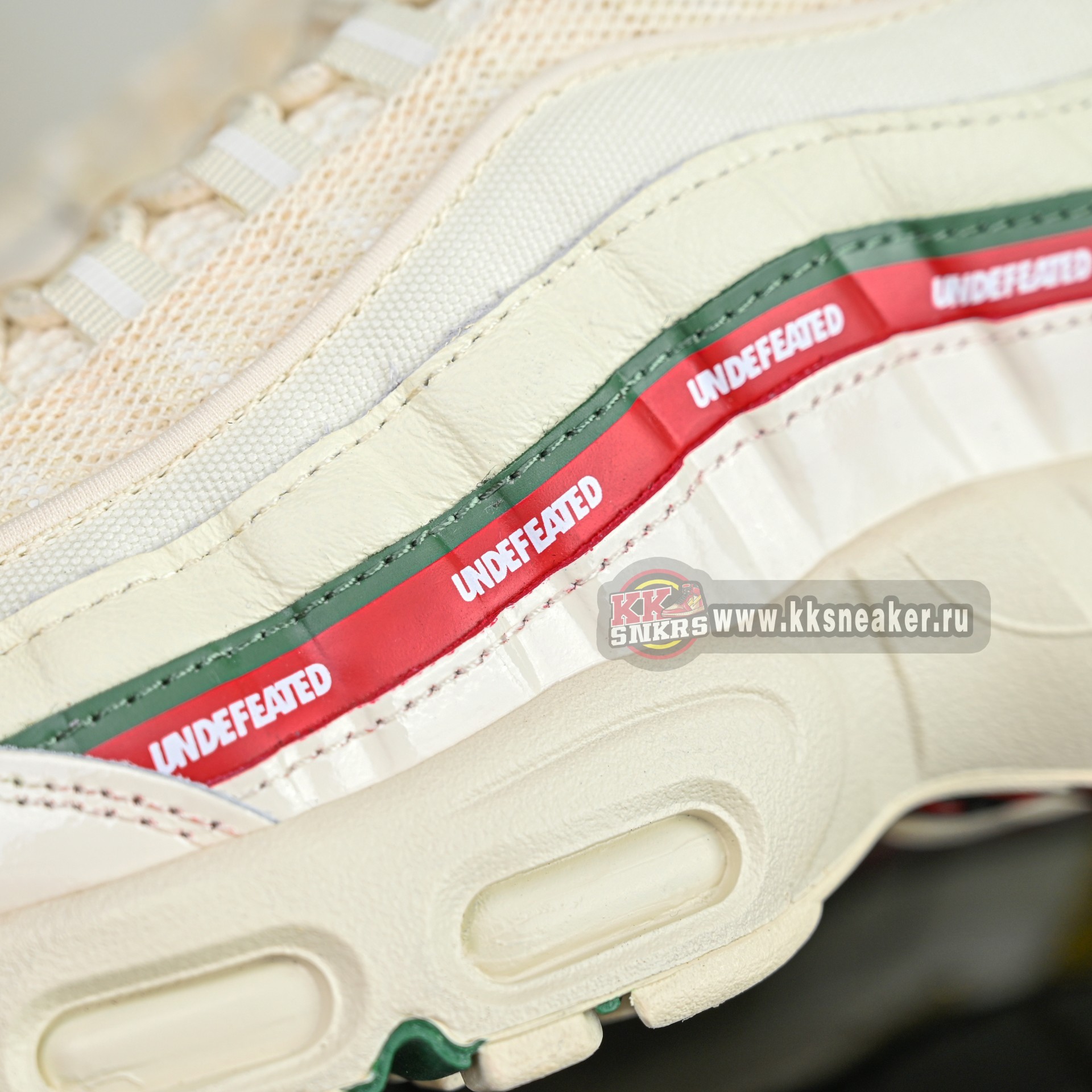 UNDEFEATED x Nike Air Max 95 OG Big Bubble   IB4453-100