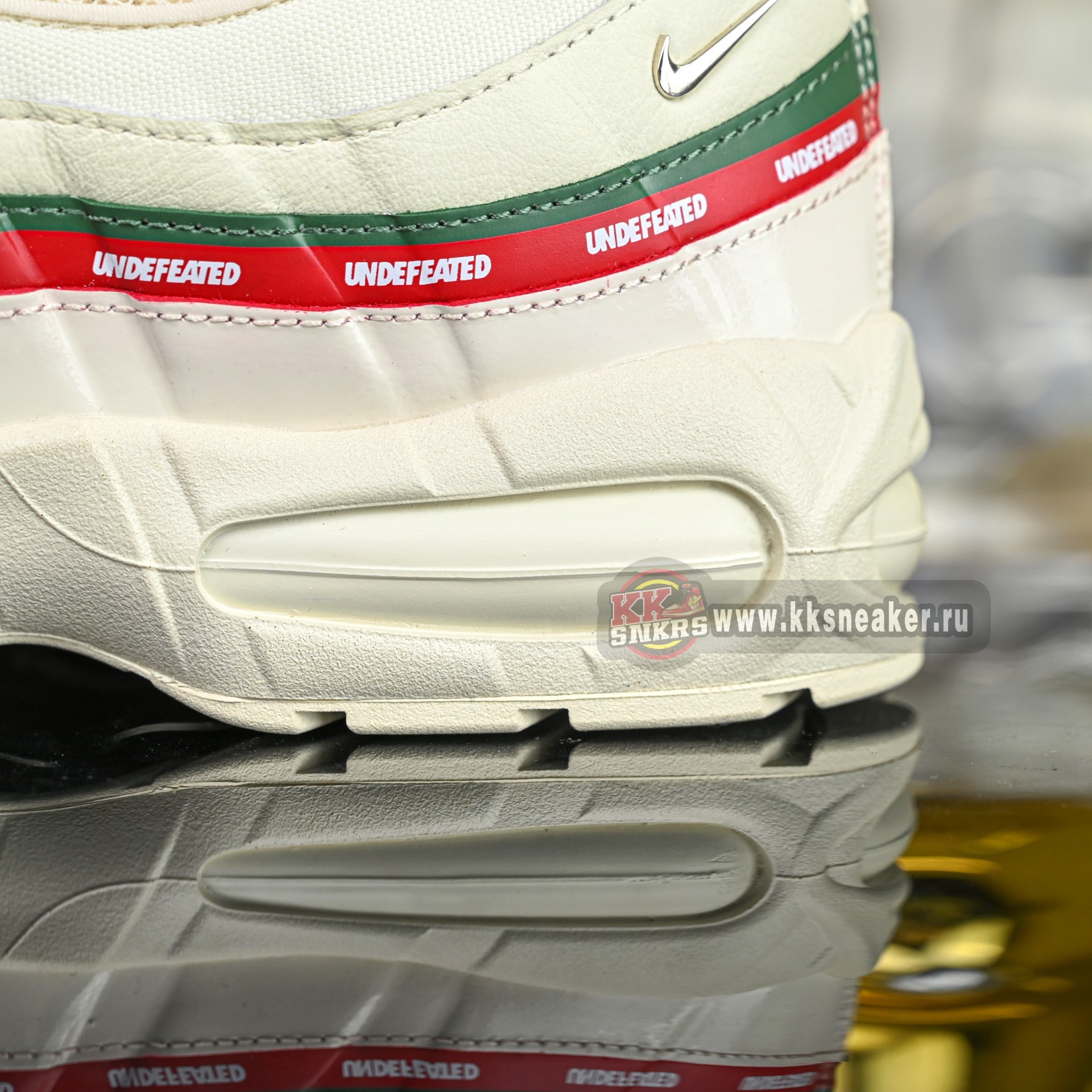 UNDEFEATED x Nike Air Max 95 OG Big Bubble   IB4453-100